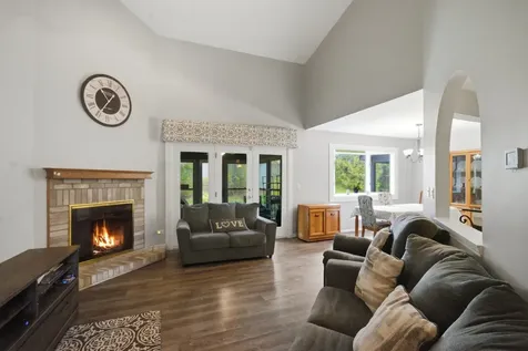 1661 Carmel Court Hoffman Estates IL 60169