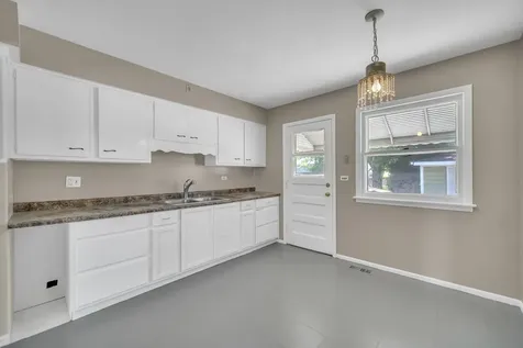 10 North Adams Drive Addison IL 60101