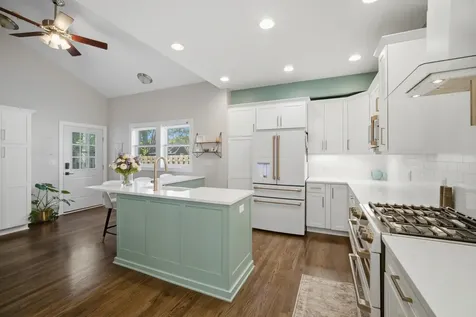 941 Greenwood Avenue Deerfield IL 60015