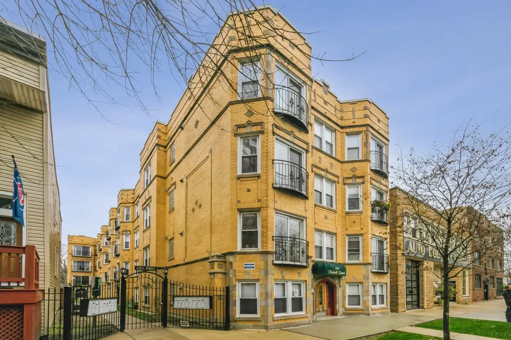 3914 North Kedvale Avenue Chicago IL 60641