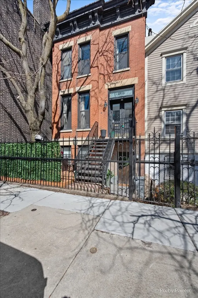 1969 North Lincoln Avenue Chicago IL 60614