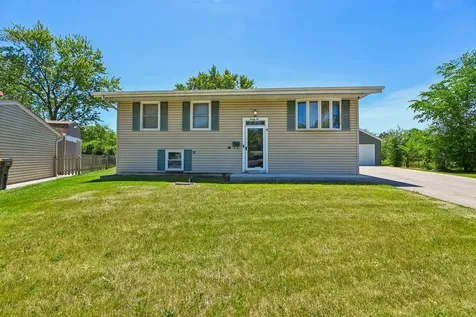 26 Hawthorne Lane Streamwood IL 60107