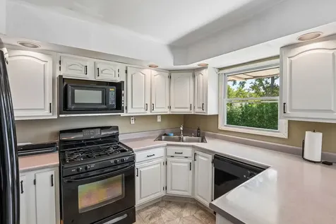 26 Hawthorne Lane Streamwood IL 60107