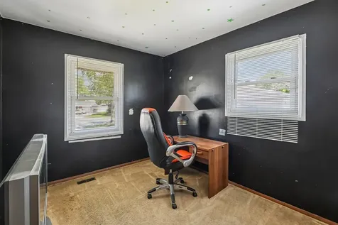 26 Hawthorne Lane Streamwood IL 60107