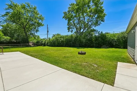 26 Hawthorne Lane Streamwood IL 60107