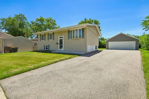 26 Hawthorne Lane Streamwood IL 60107