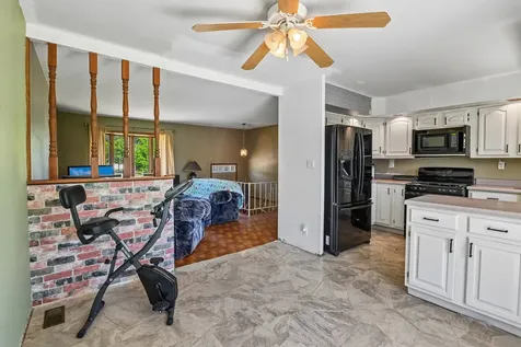 26 Hawthorne Lane Streamwood IL 60107