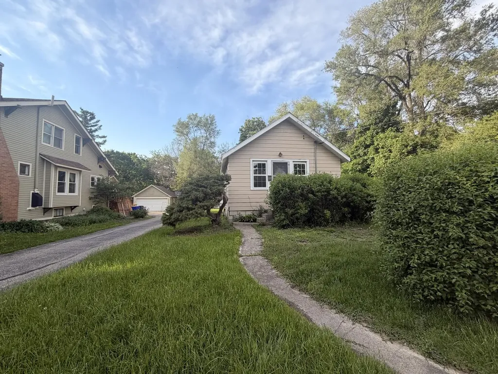 513 East Liberty Drive Wheaton IL 60187