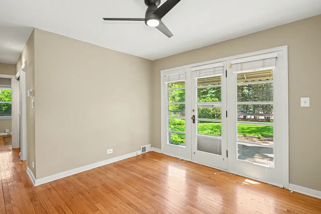 325 Lambert Road Glen Ellyn IL 60137
