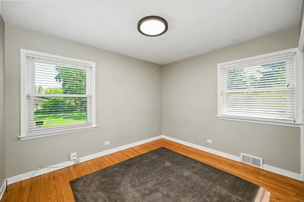 325 Lambert Road Glen Ellyn IL 60137