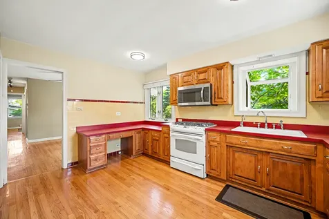 325 Lambert Road Glen Ellyn IL 60137