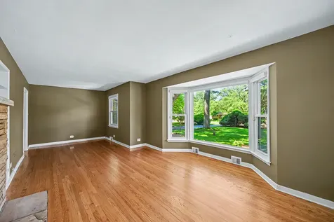 325 Lambert Road Glen Ellyn IL 60137