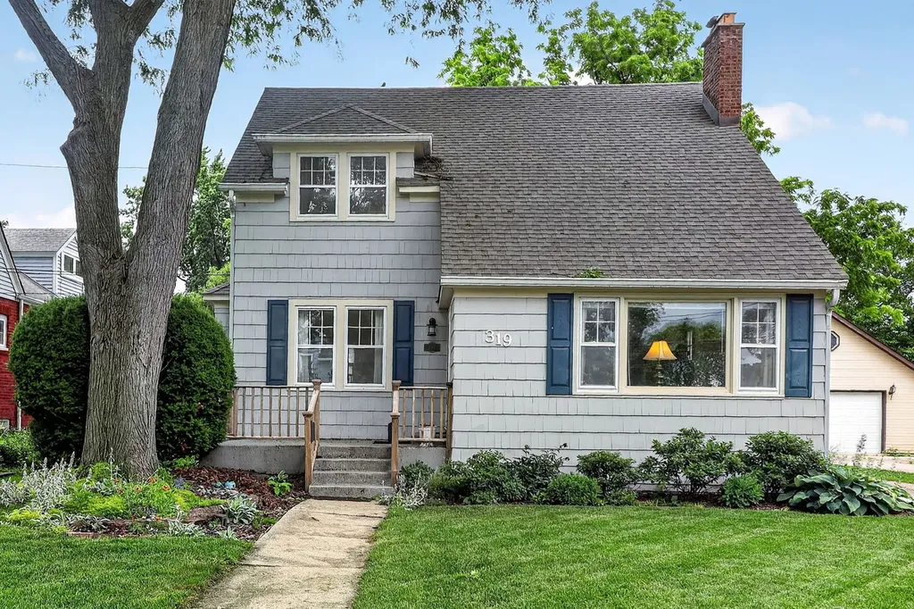 319 East Jefferson Avenue Wheaton IL 60187