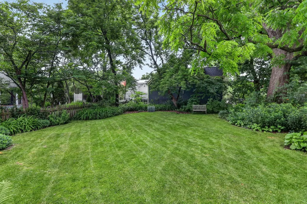 319 East Jefferson Avenue Wheaton IL 60187
