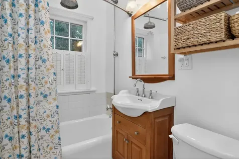 319 East Jefferson Avenue Wheaton IL 60187