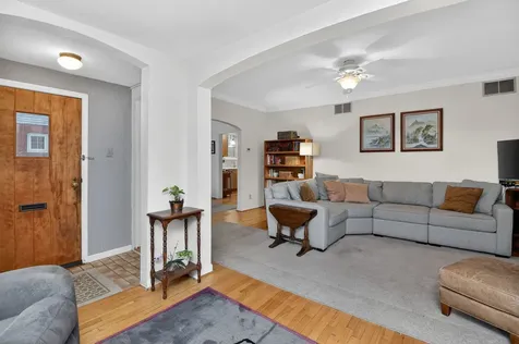 319 East Jefferson Avenue Wheaton IL 60187