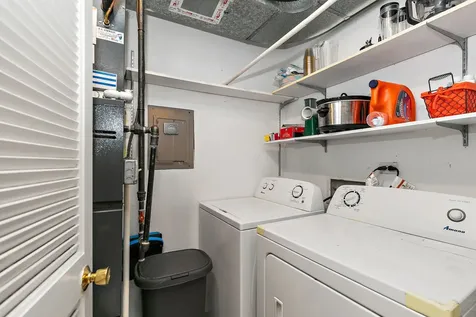 102 Pine Circle Cary IL 60013