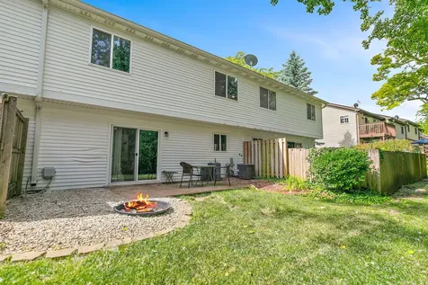 102 Pine Circle Cary IL 60013