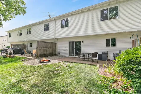 102 Pine Circle Cary IL 60013
