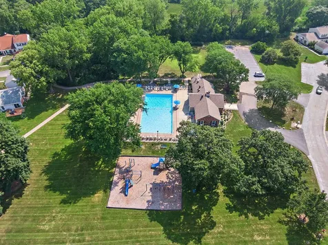 102 Pine Circle Cary IL 60013