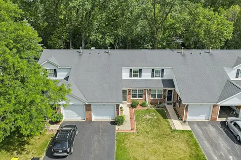 102 Pine Circle Cary IL 60013