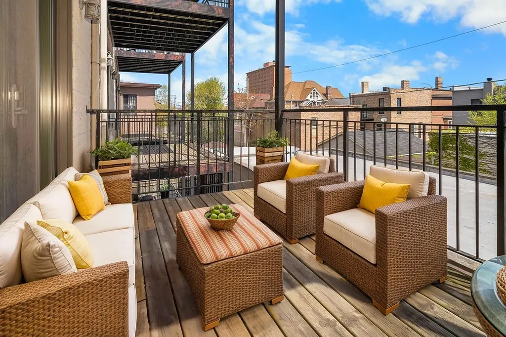 4355 South Lake Park Avenue Chicago IL 60653