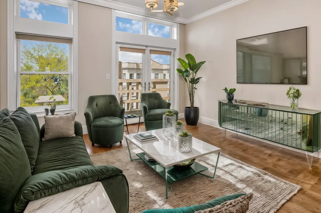 4355 South Lake Park Avenue Chicago IL 60653