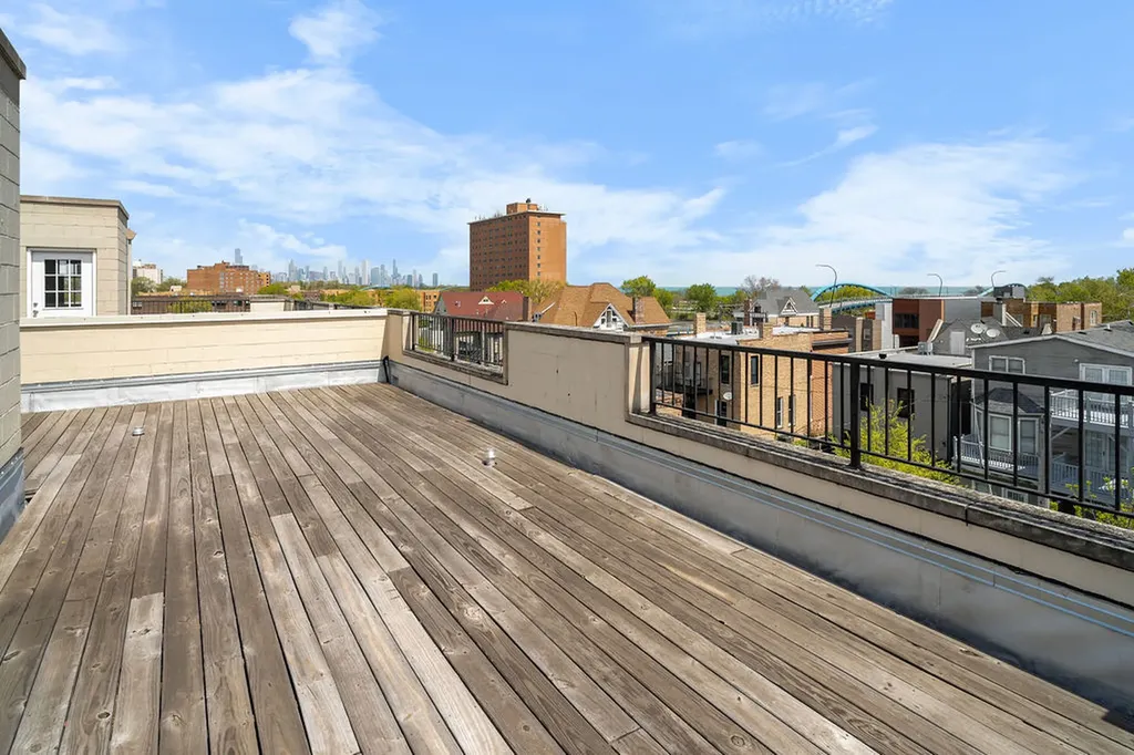 4355 South Lake Park Avenue Chicago IL 60653