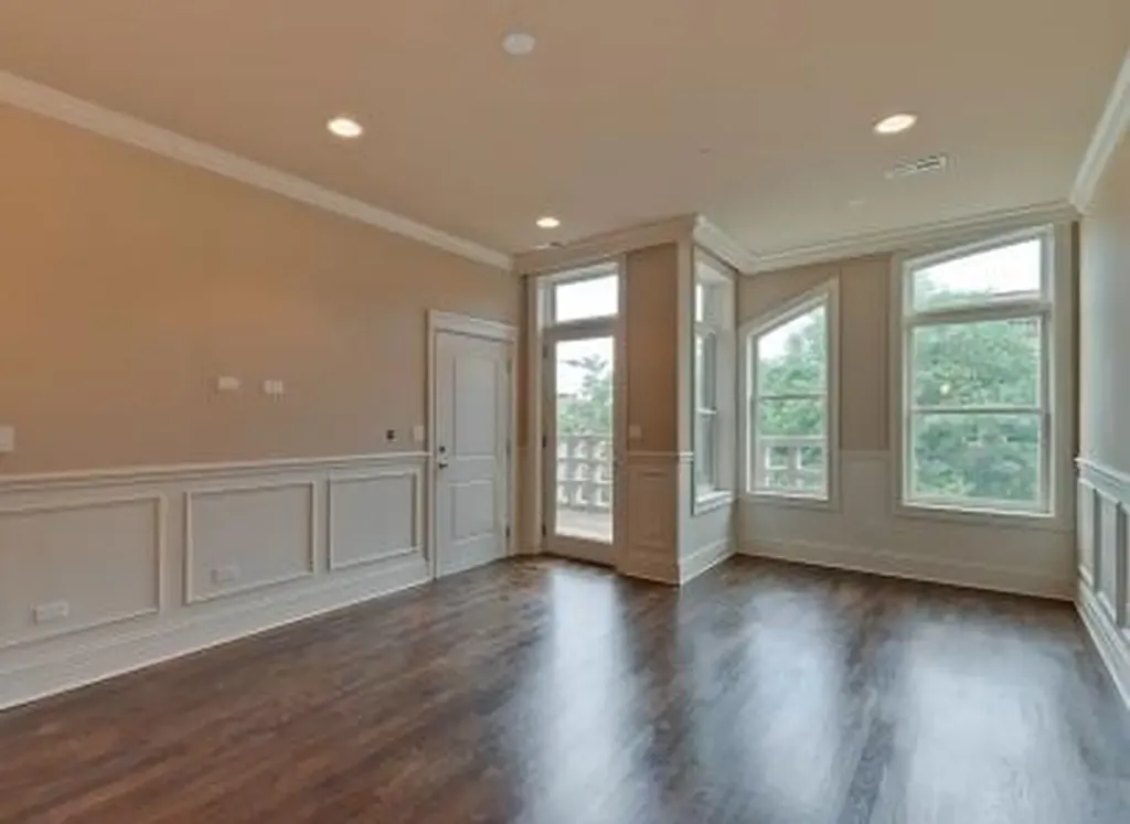 4355 South Lake Park Avenue Chicago IL 60653