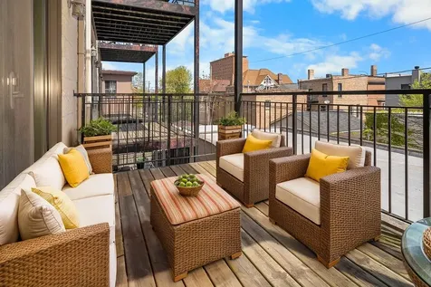 4355 South Lake Park Avenue Chicago IL 60653