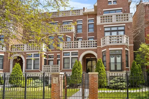4355 South Lake Park Avenue Chicago IL 60653