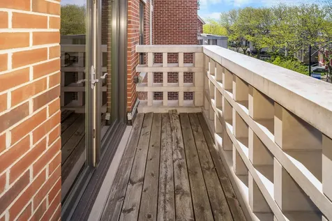 4355 South Lake Park Avenue Chicago IL 60653