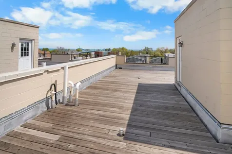 4355 South Lake Park Avenue Chicago IL 60653