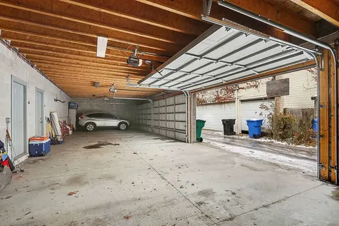 4355 South Lake Park Avenue Chicago IL 60653