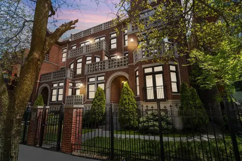4355 South Lake Park Avenue Chicago IL 60653