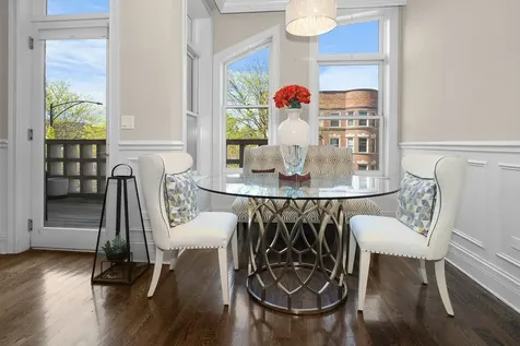 4355 South Lake Park Avenue Chicago IL 60653