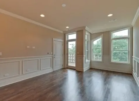 4355 South Lake Park Avenue Chicago IL 60653
