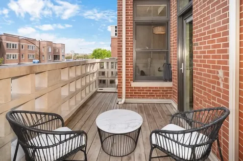 4355 South Lake Park Avenue Chicago IL 60653