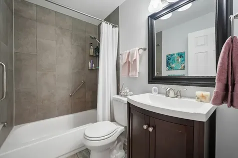 870 North Auburn Woods Drive Palatine IL 60067
