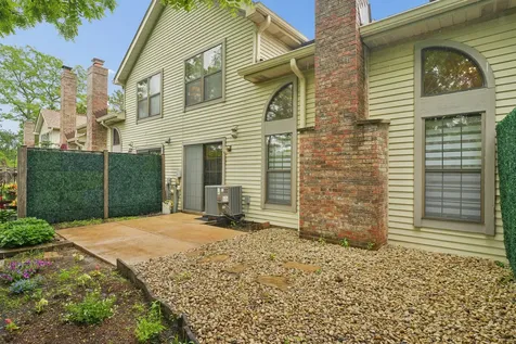 870 North Auburn Woods Drive Palatine IL 60067