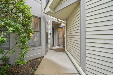 870 North Auburn Woods Drive Palatine IL 60067