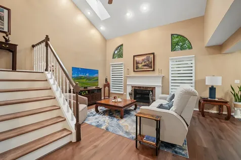 870 North Auburn Woods Drive Palatine IL 60067