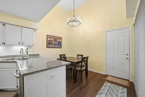 870 North Auburn Woods Drive Palatine IL 60067