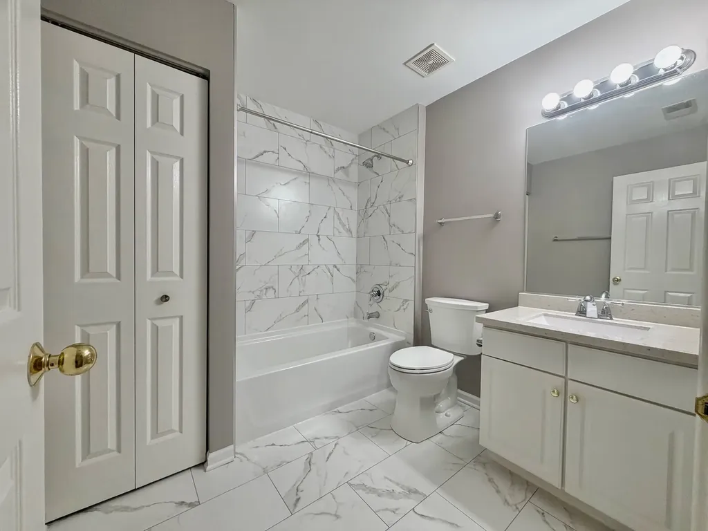 51 South Oakhurst Drive Aurora IL 60504