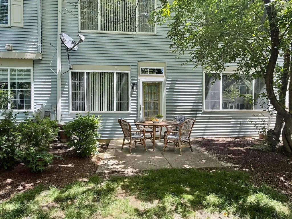 51 South Oakhurst Drive Aurora IL 60504