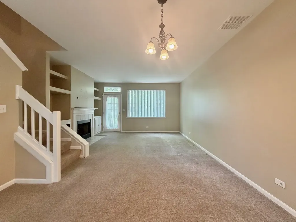 51 South Oakhurst Drive Aurora IL 60504