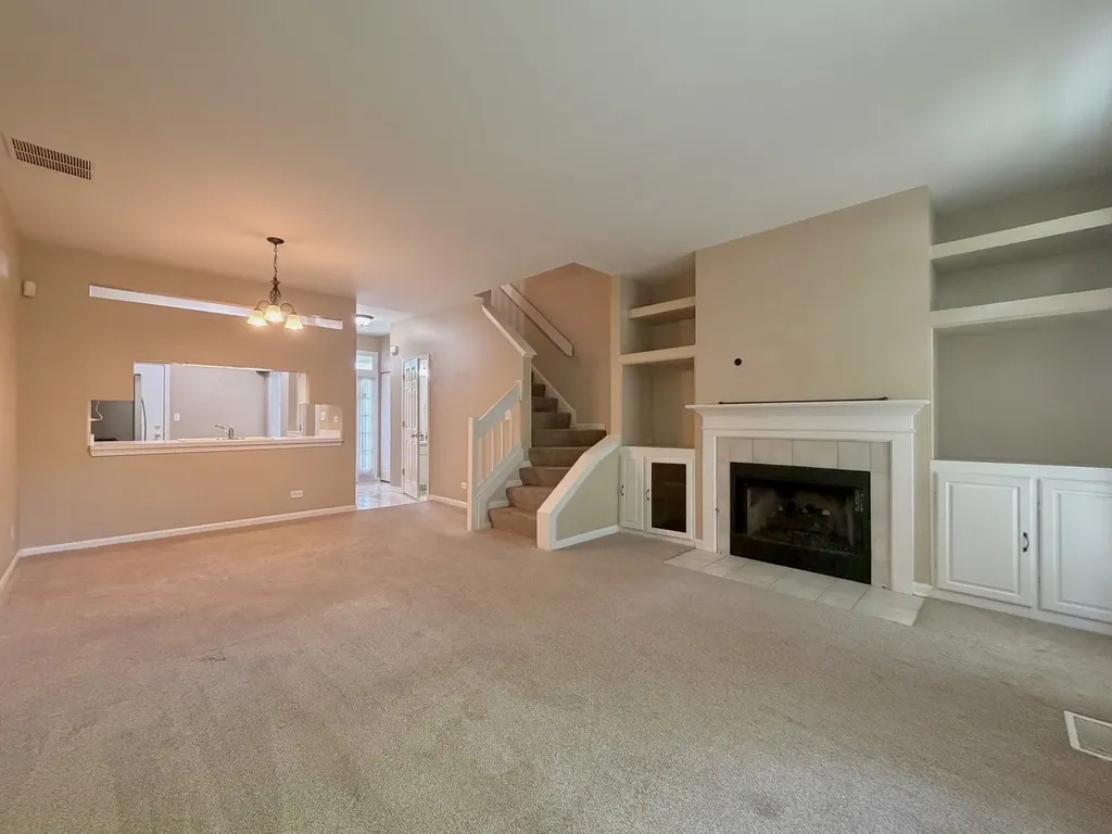 51 South Oakhurst Drive Aurora IL 60504