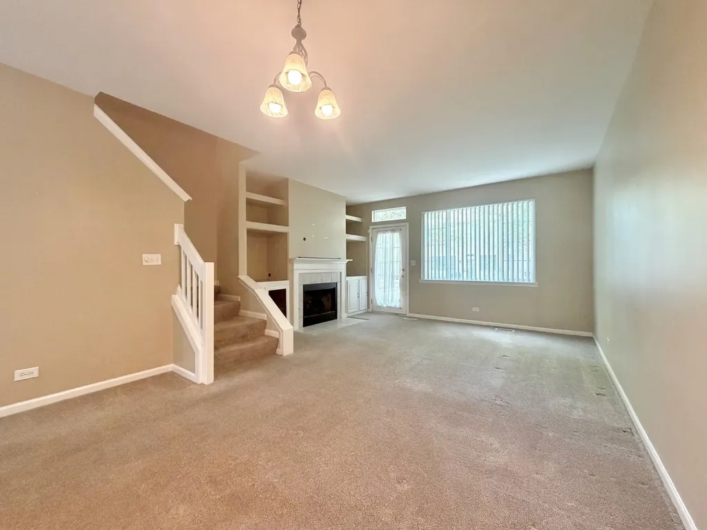51 South Oakhurst Drive Aurora IL 60504