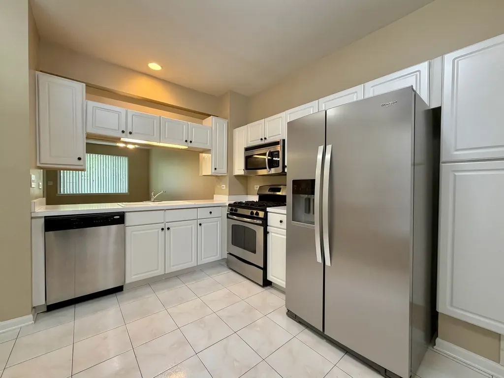 51 South Oakhurst Drive Aurora IL 60504
