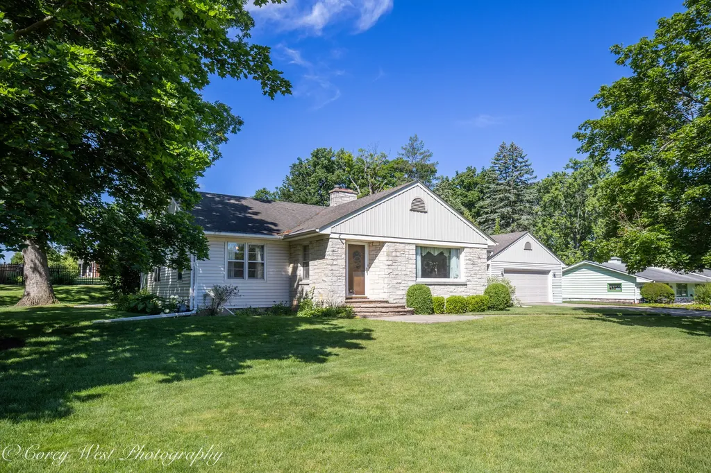 801 Lawnwood Avenue Dekalb IL 60115